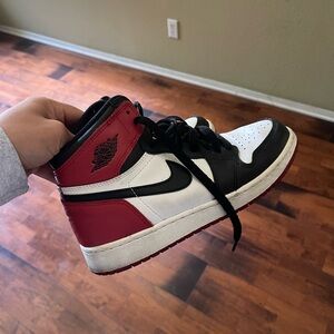 Nike Jordan 1 Retro Black Toe | Kids size 5.5Y (Women’s 7)